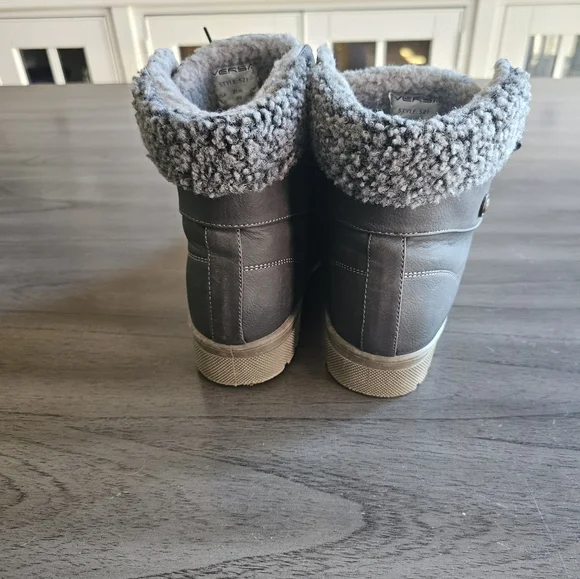 NWOB VERSA Ankle Boots Size 8.5 - Picture 3 of 6